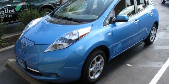 blue car electric leaf nissan bev nissanleaf 526070